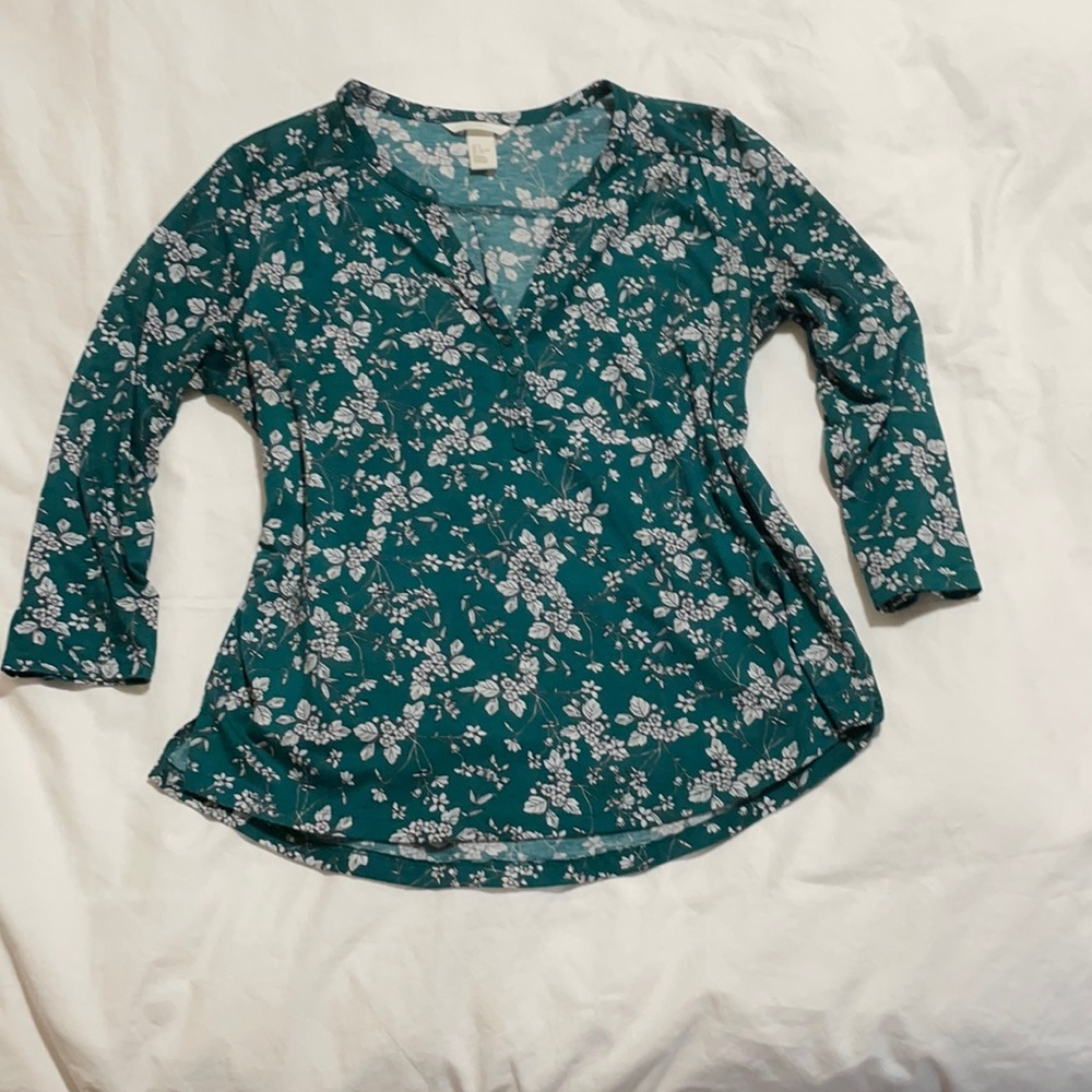 Floral green and white blouse